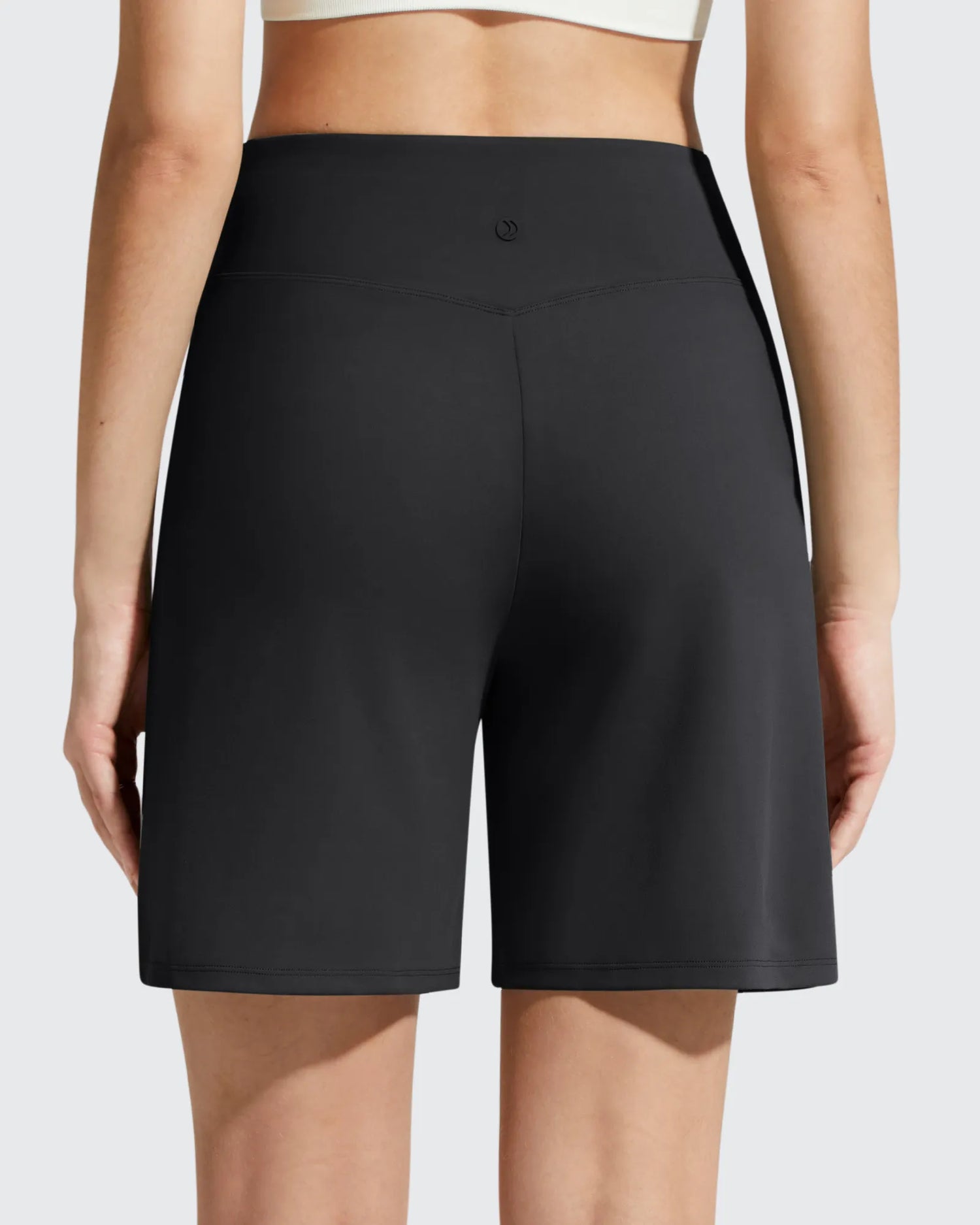 EverGoing Cross Waist Pockets Athletic Shorts 6''